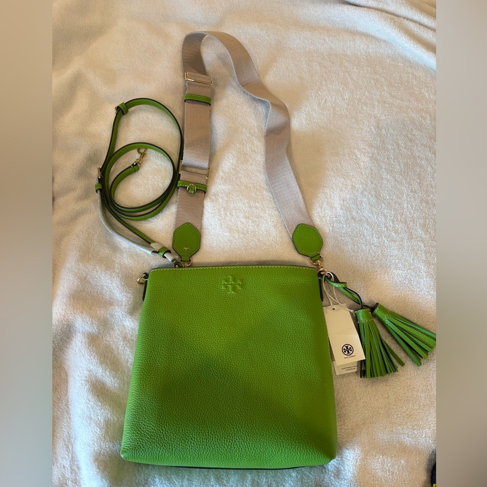NWT Tory Burch Thea Swingpack Crossbody - Wheatgrass